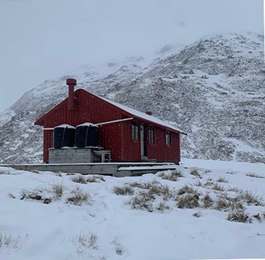 brewster-hut-in-snow-campbell-harris-doc390.jpg