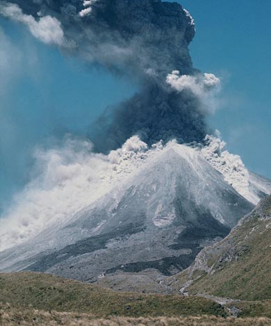 ngauruhoe-eruption-390.jpg