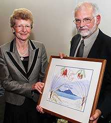 Mark Dean and the Minister of Conservation, Hon Kate Wilkinson. Photo courtesy of Vision Media for NGIA. 
