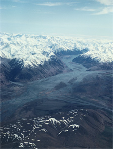  Rangitata River, aerial view of the braided river in the Southern Alps. Photo: Les Molloy. 