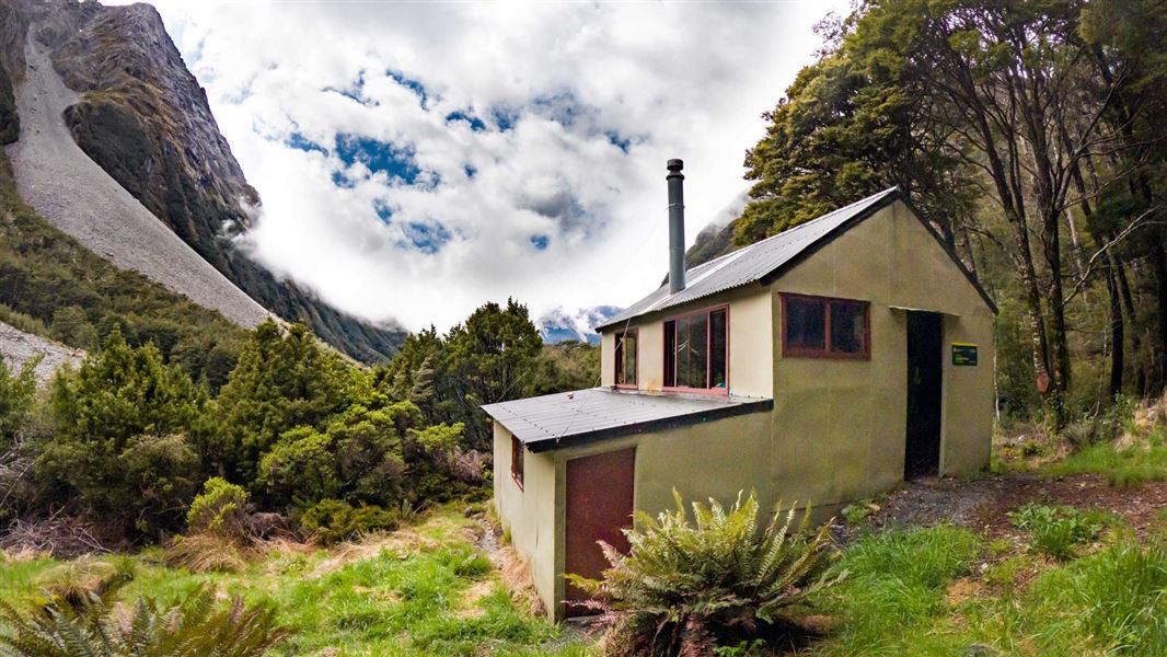 Hopeless Hut with steep range behind. 