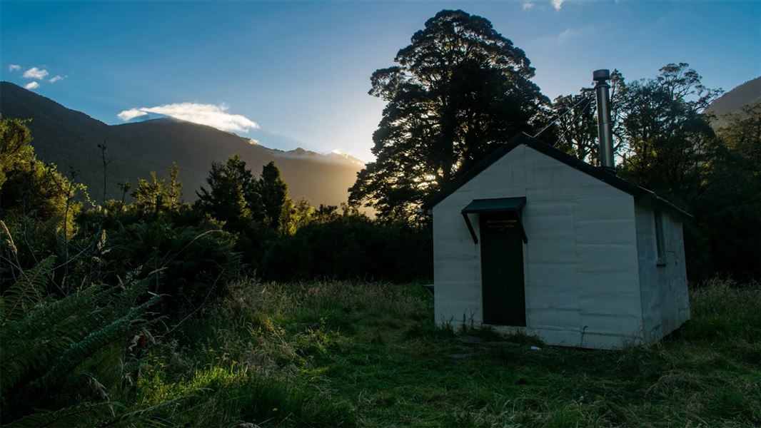 Horseshoe Flat Hut. 