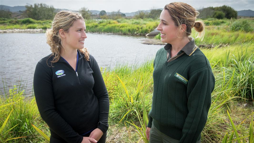 Fonterra and DOC staff at waterway. 