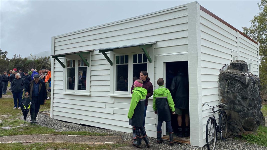 Jos Divis’ restored cottage at Waiuta