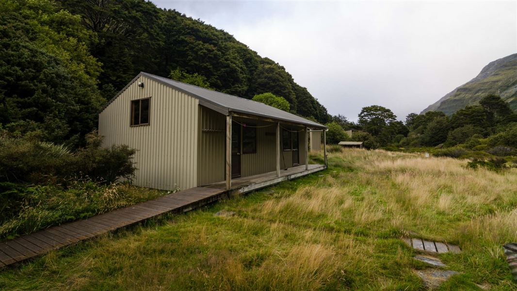 Shelter Rock Hut Mount Aspiring National Park.