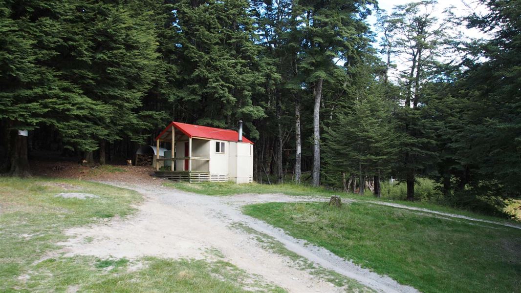 Ahuriri Base Hut. 