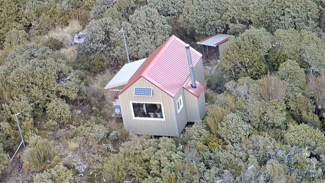 Lyell Hut.