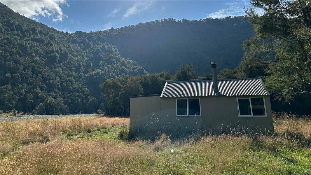 Lower Goulter Hut