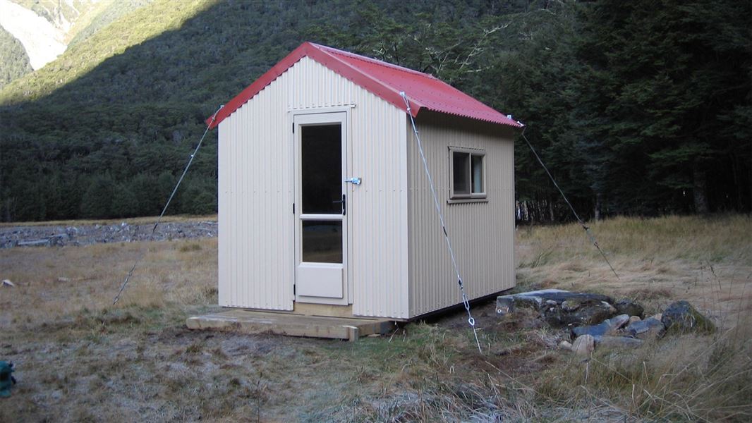 Officers Hut: Ruataniwha Conservation Park, Canterbury region