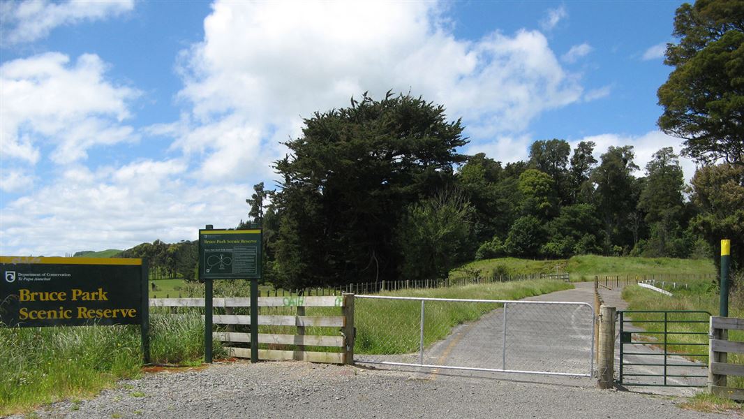 Bruce Park sign and gate to entrance road. 