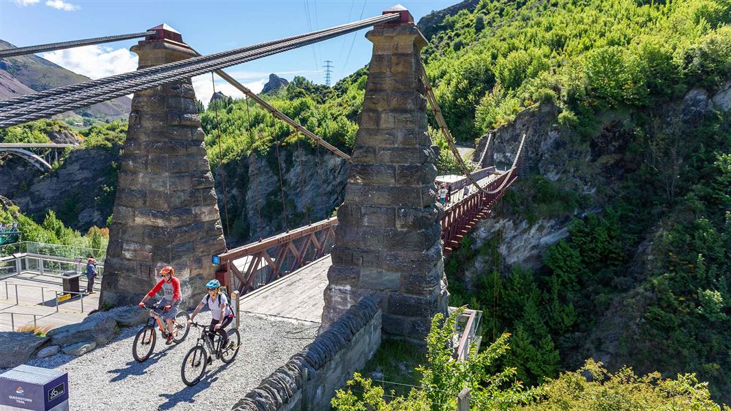 Kawarau Suspension Bridge. 