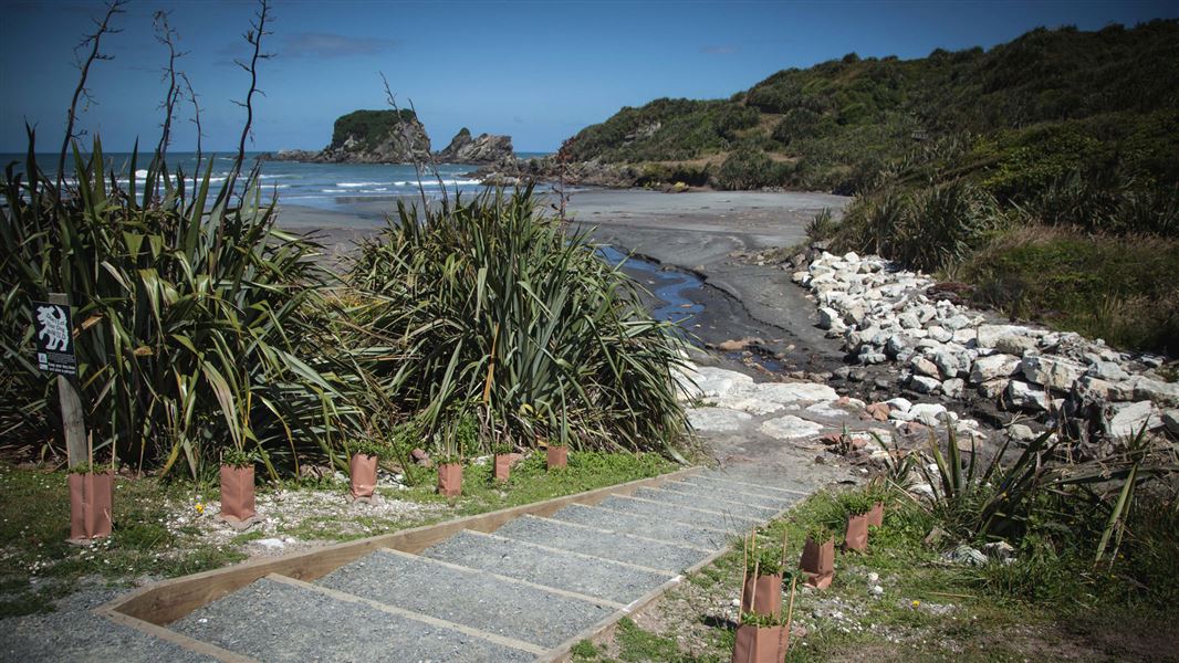 Tauranga Bay, Cape Foulwind.