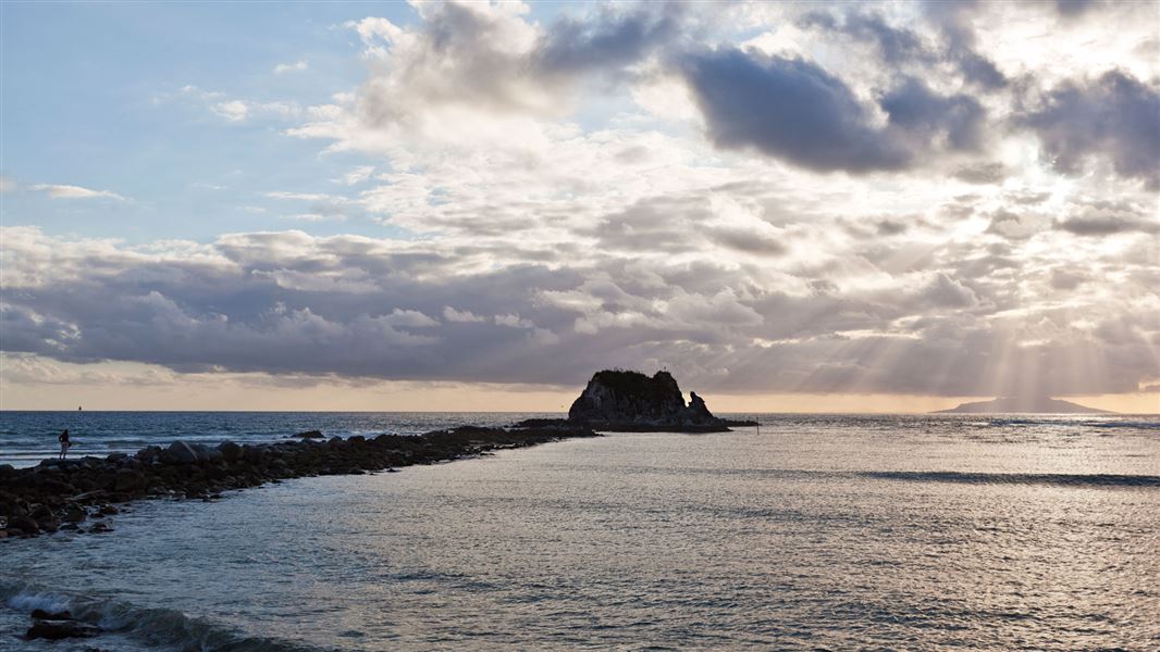 Little Barrier Island from Mangawhai. 