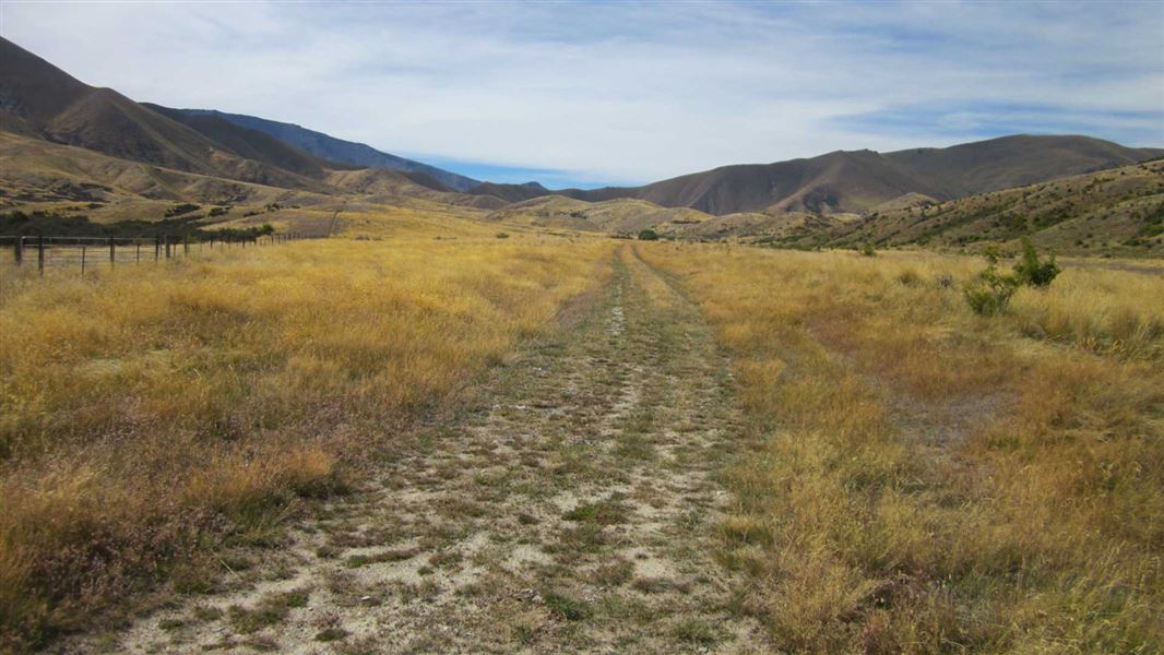 Chain Hills Track, Lindis Valley. 