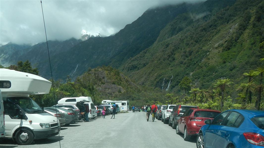 Crowded Franz Josef Glacier car park 