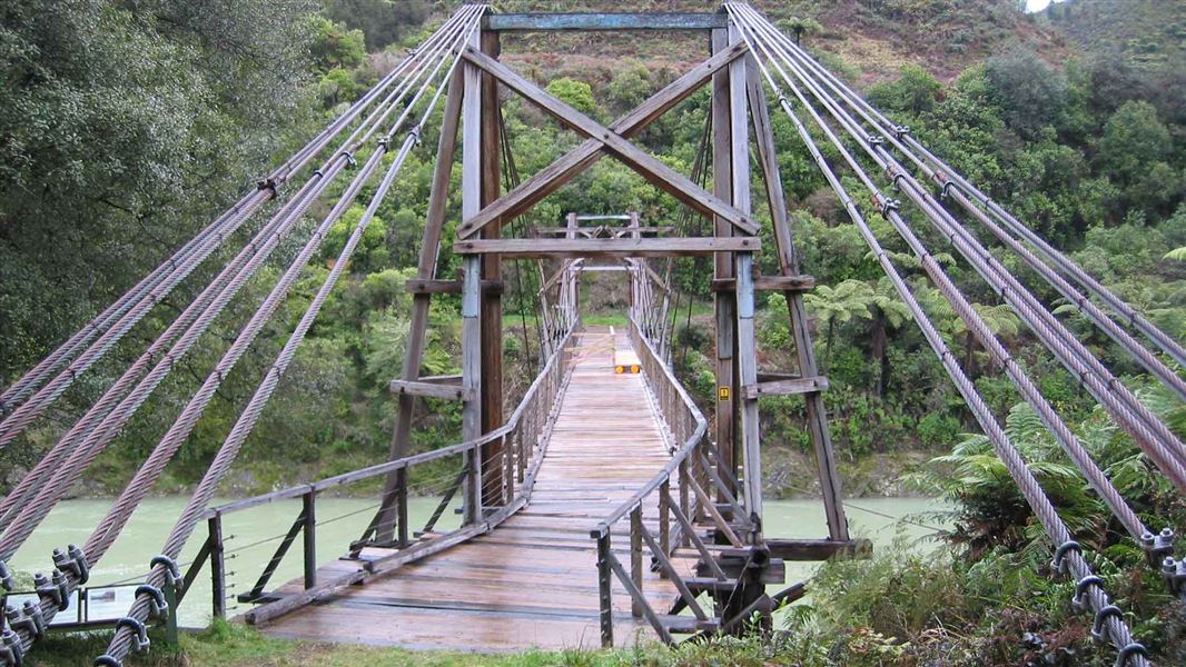 Tauranga Bridge. 