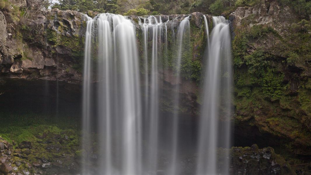 Rainbow Falls. 