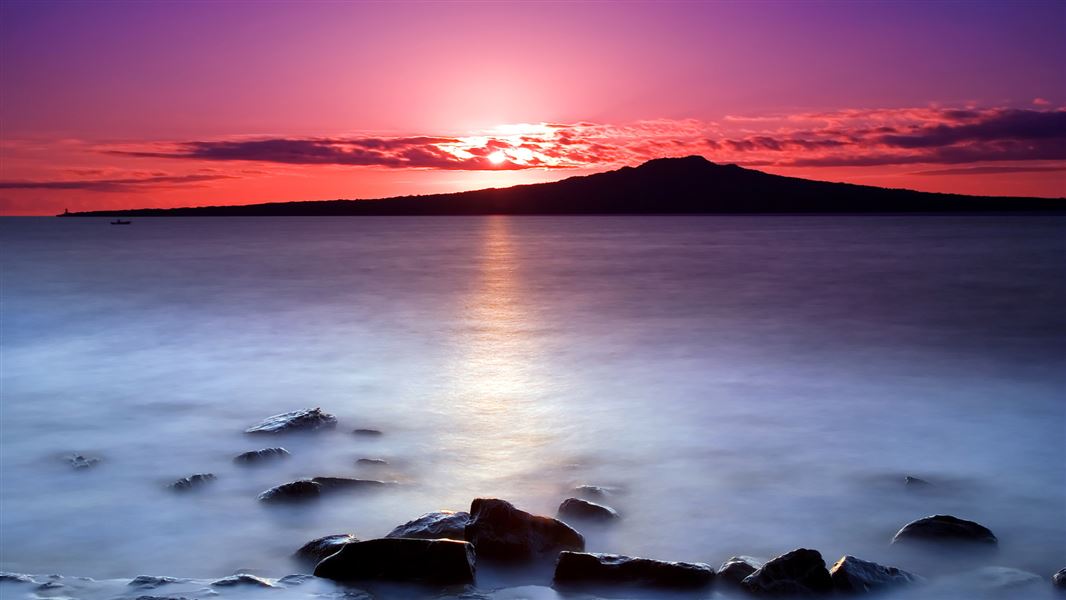 Rangitoto at dawn. 