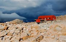 Mueller volunteer hut wardens