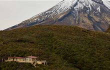 New hut opened on the Pouākai Ranges
